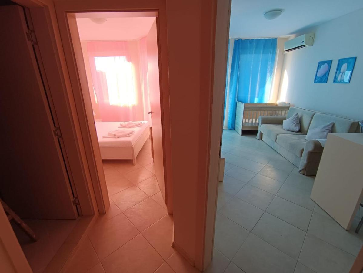 Excellent Apartment In Emberli Aparthotel. 로제넷츠 외부 사진