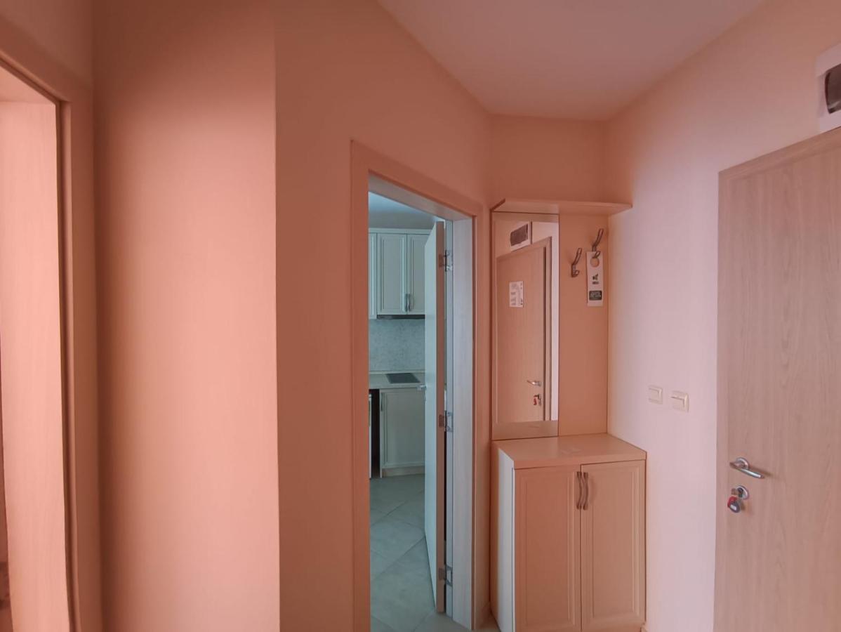 Excellent Apartment In Emberli Aparthotel. 로제넷츠 외부 사진