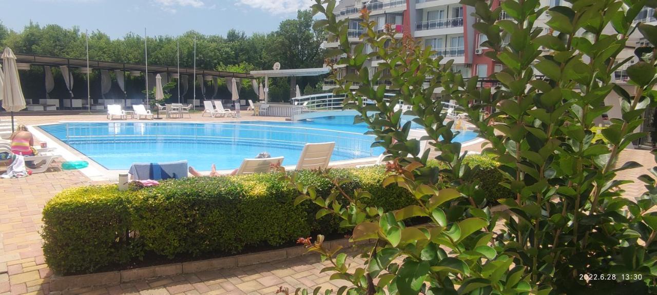 Excellent Apartment In Emberli Aparthotel. 로제넷츠 외부 사진
