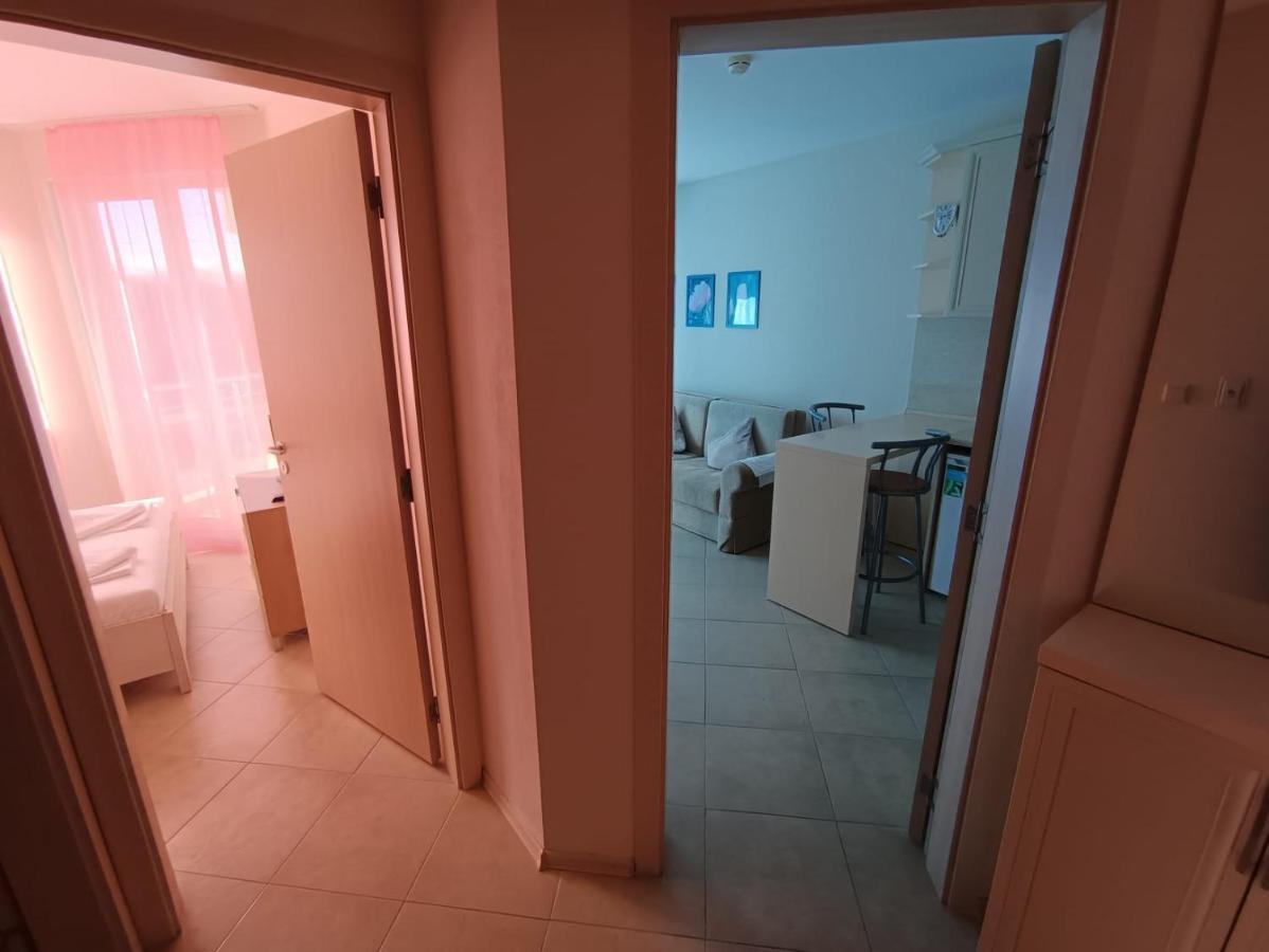 Excellent Apartment In Emberli Aparthotel. 로제넷츠 외부 사진