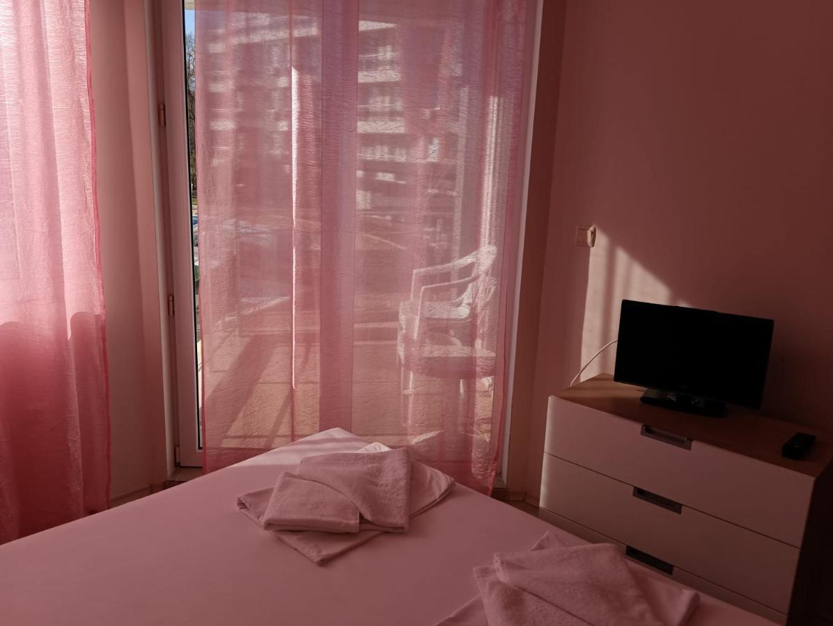 Excellent Apartment In Emberli Aparthotel. 로제넷츠 외부 사진